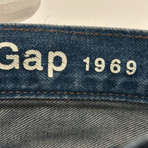 Gap 1969 40x32 lines on front lighter front of legs real nice style on these jea - Picture 3 of 7